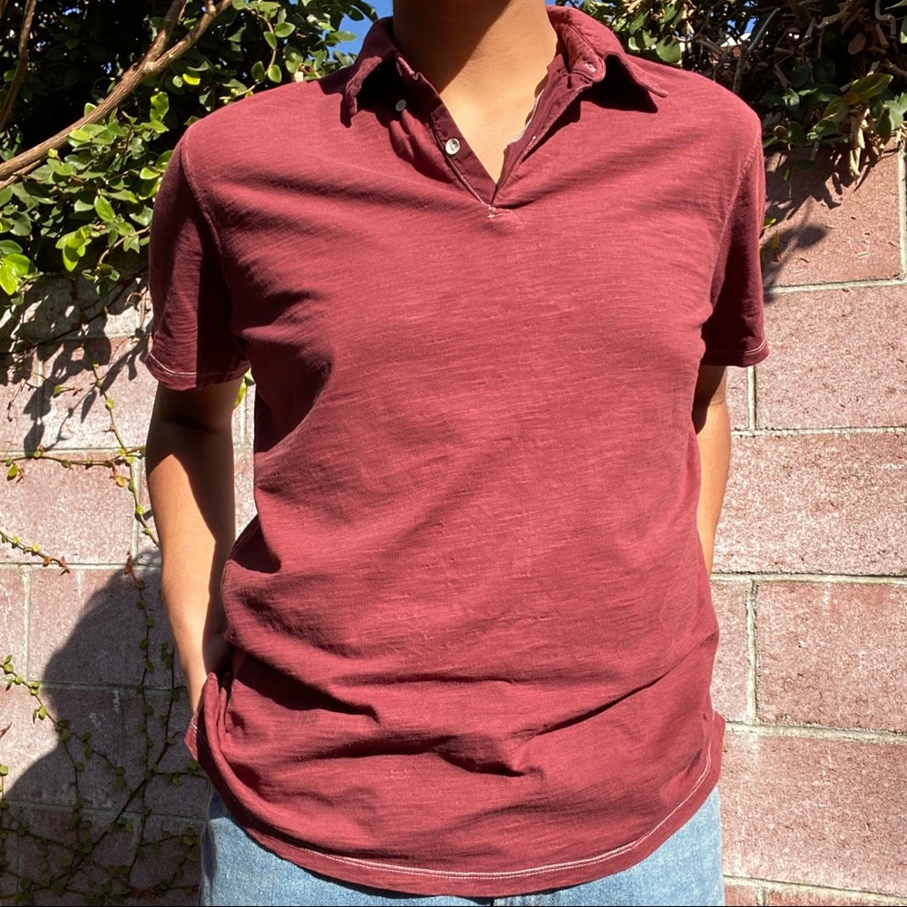 maroon gap tee